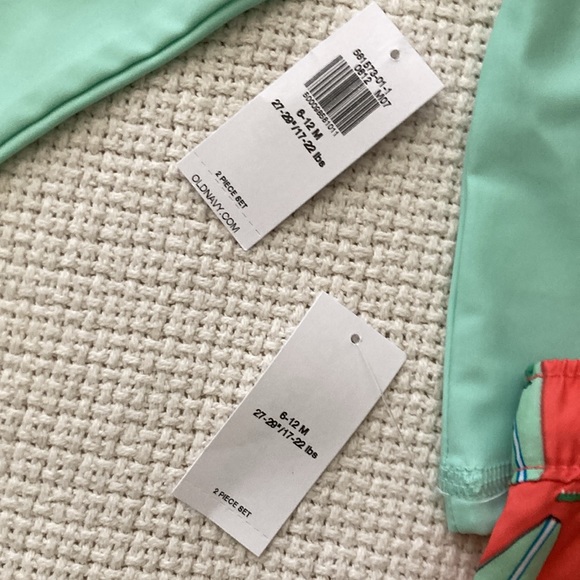 Infant Rashgaurd and Trunks Alligator Print by Old Navy size 6-12 months - Picture 3 of 3